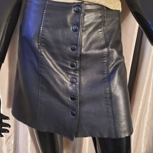 Cuir Du Monde Black Leather Front Snap Raw Edge Mini Vtg Skirt Size 4